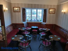 The White Hart - Image 4