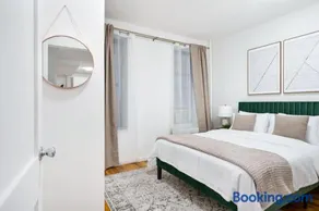 109-1 Huge 3BR Best Value Amazing NYC Apt - Image 3