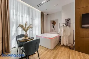 Via Mare Jacuzzi Suites by Premium Selection - Image 3
