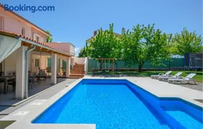 Awesome Home In Frkeci - Image 4