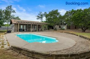 Private Hill Country Estate on 4 Acres l Pool - Image 2