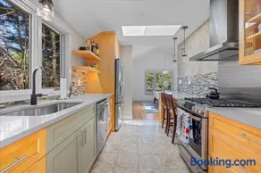 Luxurious 3BR Retreat in Serene Cape May Point - Image 1