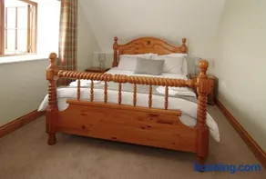 Parkfields Barns Self Catering Accommodation - Image 4
