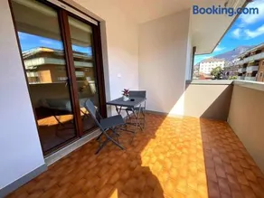 Casa di Tom con balcone, parcheggio e self check in - Image 3