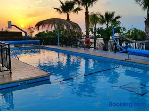 Astrofegia Beachfront Villa - Image 2