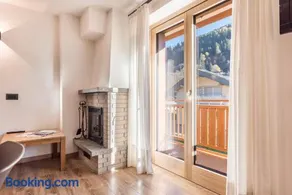 Apartamento con barbacoa, terraza y jardín | Vistas al jardín - Image 2