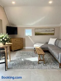 Luxurious Loft on Spinnaker! - Image 3