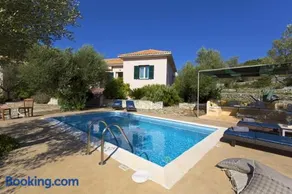 Loutsa Villa - Image 1