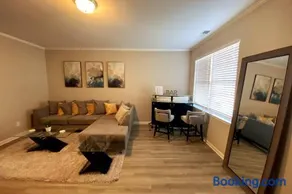 Brand NEW HOME mins to airport - Image 2