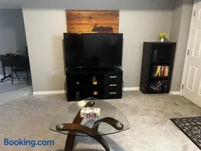 Cozy private basement suite with separate entrance - Image 3