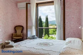 Guest House Fantaccini con Piscina - Image 2