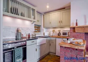 Carpenters Cottage Quirky home Seaside town - Image 3