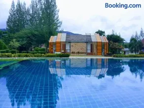 Tanaosri & Creekside Resort - Image 2