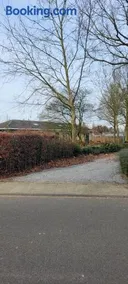 Wellness bungalow met privésauna en hot tub - Glamping aan de Maas - Image 2