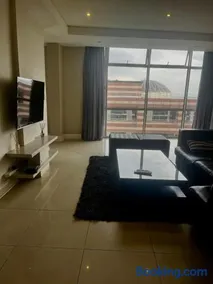 Executive Luxury Apartment Sandton - Image 4