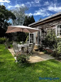 East Sussex Farm Cottage 3 Bedrooms plus Garden - Image 2