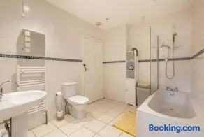 Seven Space - Coastal Retreat - Image 5