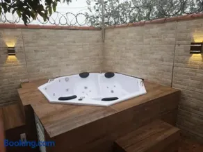 CASA COM SPA DE HIDRO, AQUECEDOR E CROMOTERAPIA A 1,0 kM DO CENTRO - Image 4