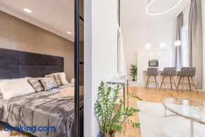 Andrassy Apartment with Free Parking - Image 3