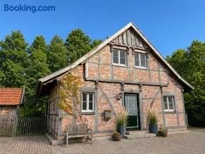 Fachwerkhaus am See mit Fass-Sauna im Münsterland - Image 1