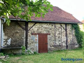 2 Bed Cottage-Sleeps 4-Garden-Fireplace-Pets - Image 2