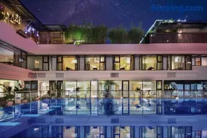 Sky Garden Inn - Image 2