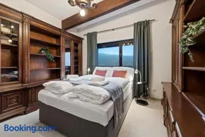 Wellness Villa near Vienna - Pool, Sauna & Whirlpool - Image 2