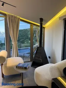 EmberHaus Retreat with Private Pool - Image 2