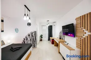 Premium Skyline Studio with free parking & panoramic view - Image 2