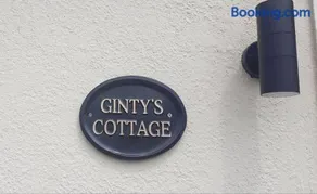 Cozy & Remote Hideaway Gintys Cottage - Image 2