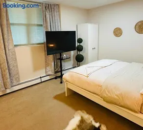 Comfortable Suite in Halifax, Private entry & Bath - Image 2