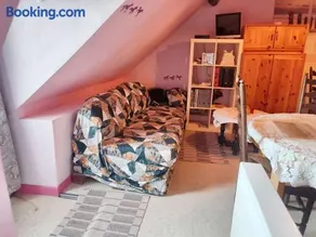 Cozy Apartment in Estinnes - 40 sqm with a fenced garden. - Image 1