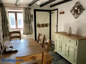 The Eliot Cottage - Image 3