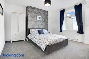 Dean St Retreat - Cosy Urban Escape, Sleeps 5 - Image 3
