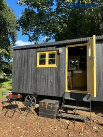 Secret Paddock Shepherds Hut - Image 1