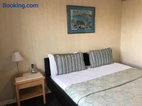 Mayflower Motel - Image 4