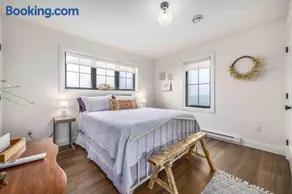 Ocean Front 3Bdrm Saltbox 'SeaForever' wHot Tub - Image 4