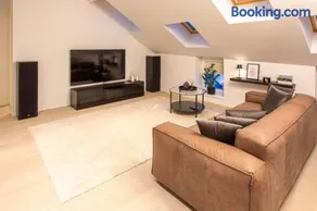 Oa Cozy Roofapartment with sauna - Image 3