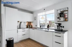 Beautiful Holiday Home Near Øer Maritime Holiday Village For 6 People - Image 5