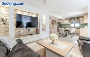 Stunning Home In Kamenmost - Image 3
