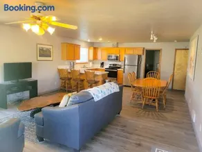 The Hofer Beach Retreat - Image 1