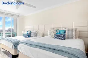 Ocean Breeze Studios With Lagoon View - Image 3