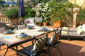 Apartamento en el Puerto de Sóller con gran terraza privada y vistas al mar. Piscina comunitaria. Localizado en un zona tranquila y muy soleada. Wifi gratis disponible. Parking. - Image 5