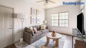 Landing Modern Apartment with Amazing Amenities (ID8014X44) - Image 1
