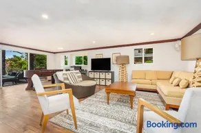 Tranquil Marina Front Pool House Resort - Image 3