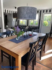 Trevligt hus & Sjöbod i mysiga Mollösund Tången - Image 1