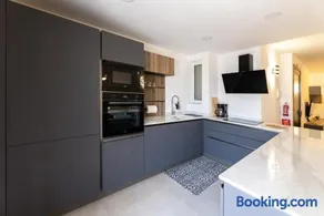 Luxury Family Apartment close to Mgarr ix-Xini with Parking - Image 3