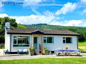 Ballyknocken Cottage - Image 1