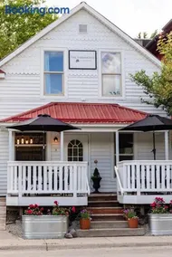 The Farmhouse Inn & Kitchen, 2 blocks from Downtown Whitefish, Montana - Image 1