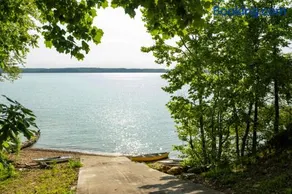 Fox Berry Hill - Lakefront with Dock, Launch & Hot Tub - Image 4